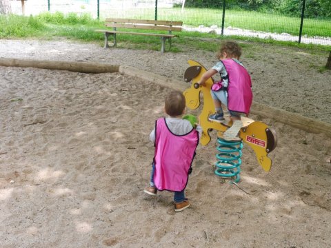 Les sorties au parc à la micro crèche de Dijon